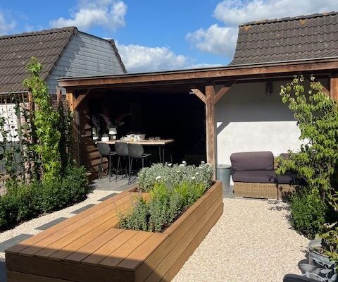 tuinidee hardhouten plantenbak